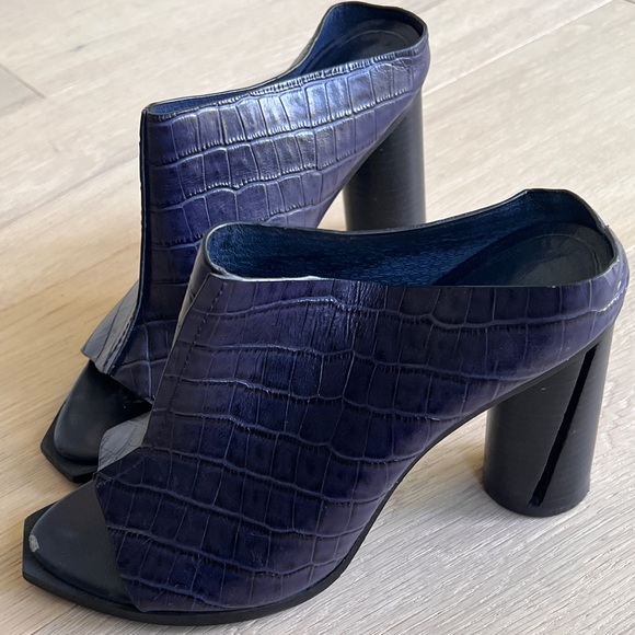 Manning Cartell Shoes - Manning Cartell Mule Heels Size 40